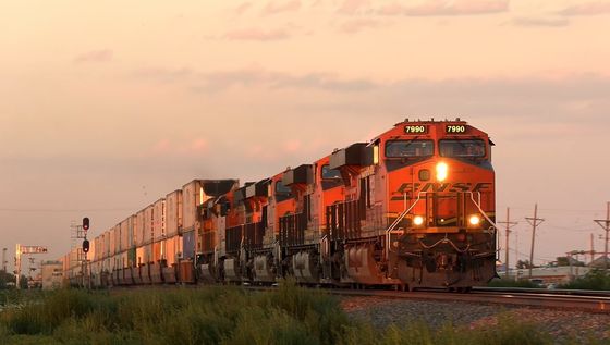 中国からイギリスへの鉄道道路貨物 グローバル貨物輸送業者 迅速かつ適時